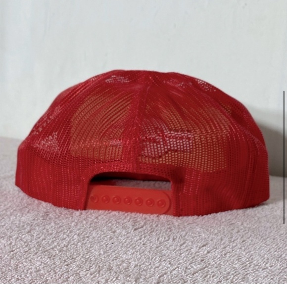 Vintage Red White Pucks Mesh Back Snap Back Trucker Hat - Picture 4 of 12